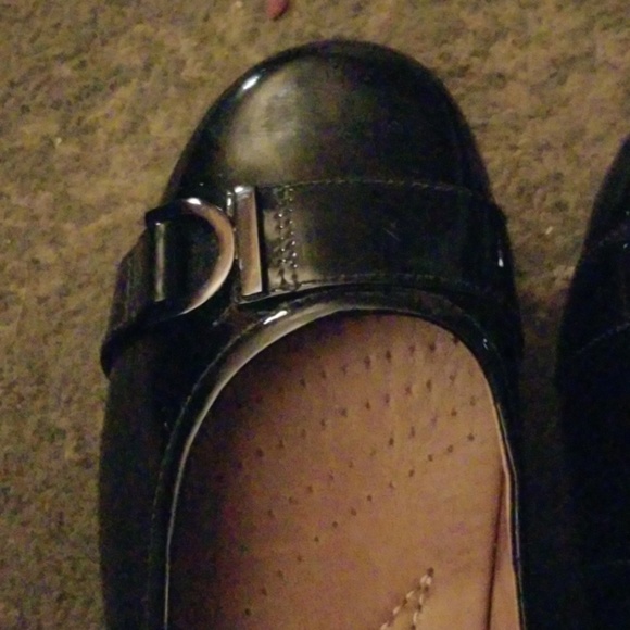 SIZE 81/2 PATEN LEATHER CLARKS ARTISAN DRESS SHOES - Picture 4 of 4